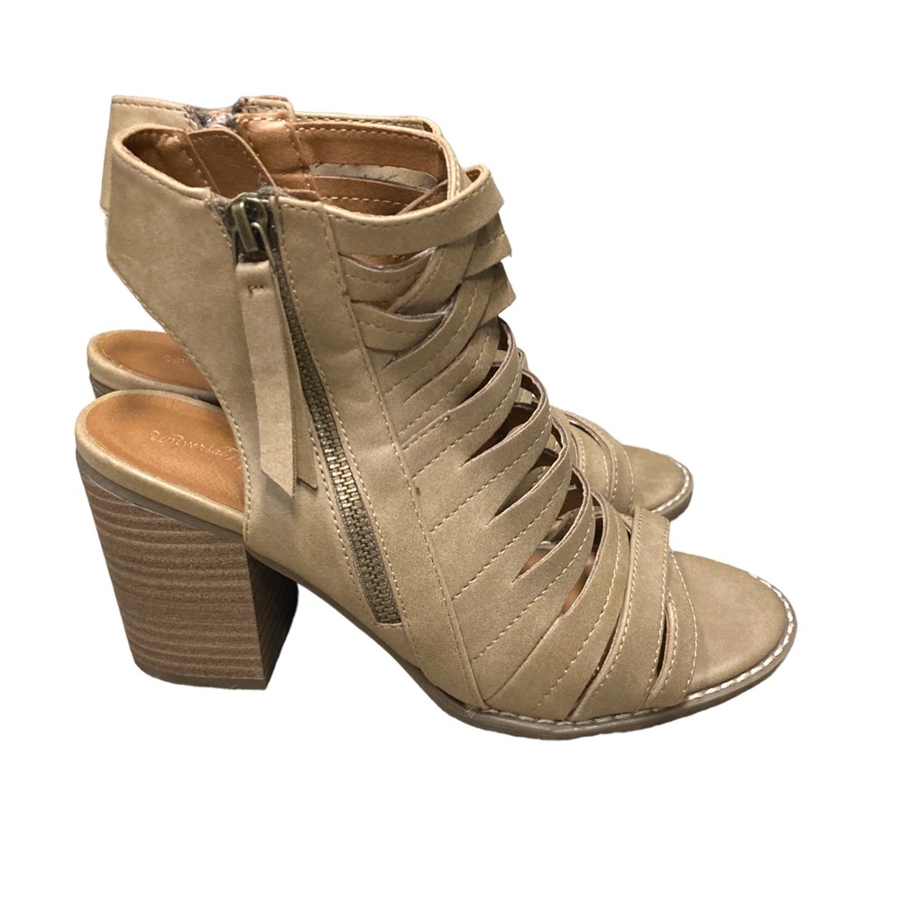 Women’s size 6.5 block heels open toe gladiator sandal.